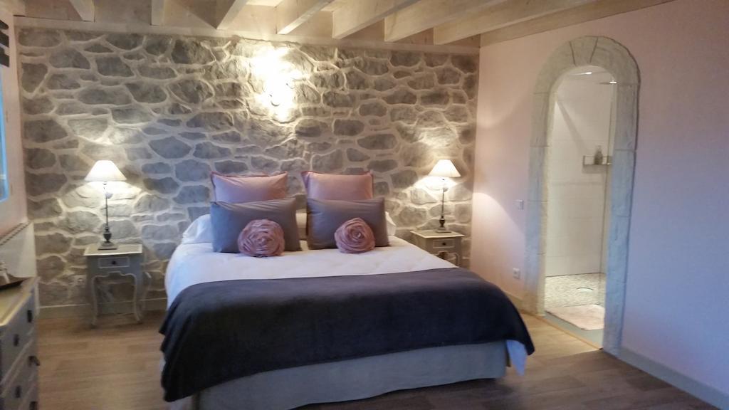 Hotel La Maison Sur Les Nuages Saint-Christophe  Zimmer foto